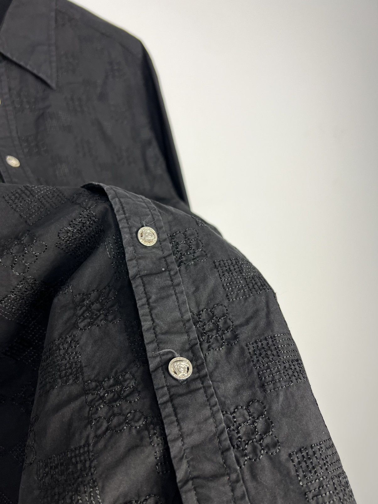 Versace Versace Jeans Couture Sport Shirt with Logo Buttons, Meduza Size US M / EU 48-50 / 2 - 4 Thumbnail
