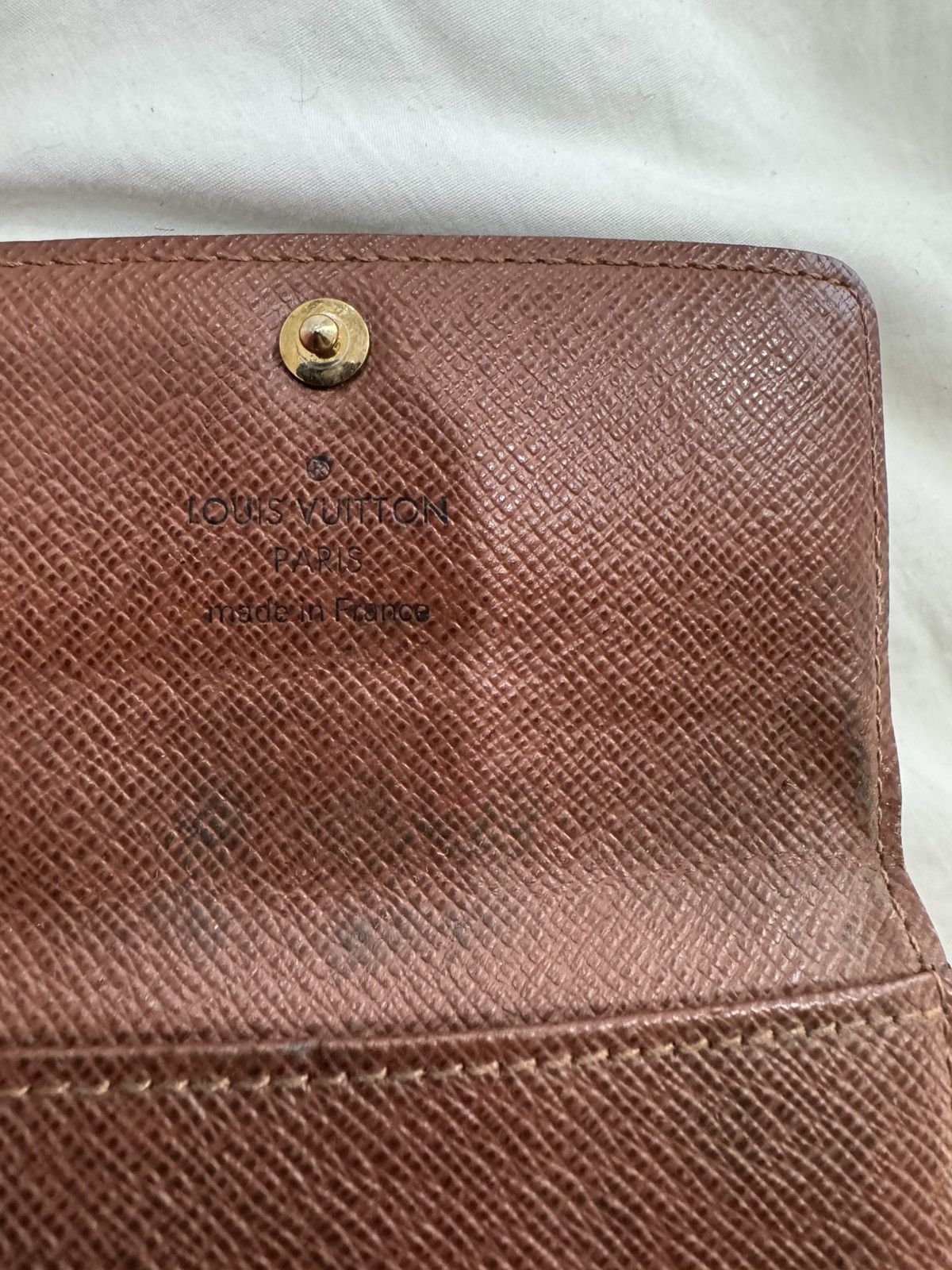 Louis Vuitton Louis Vuitton 6 Key Holder Wallet Size ONE SIZE - 2 Thumbnail