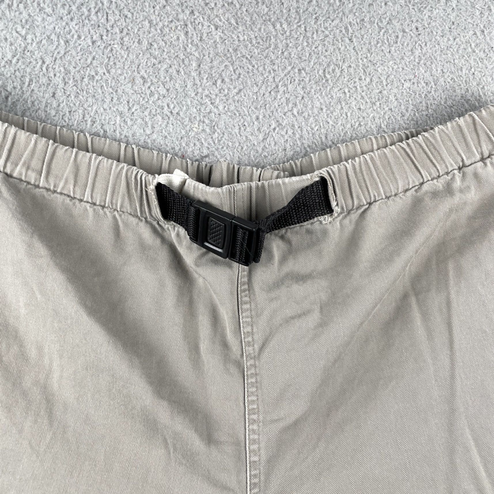 The North Face VINTAGE The North Face Mens Large Khaki Cargo Shorts Adjustable Belt Hiking EUC Size US 33 - 2 Thumbnail