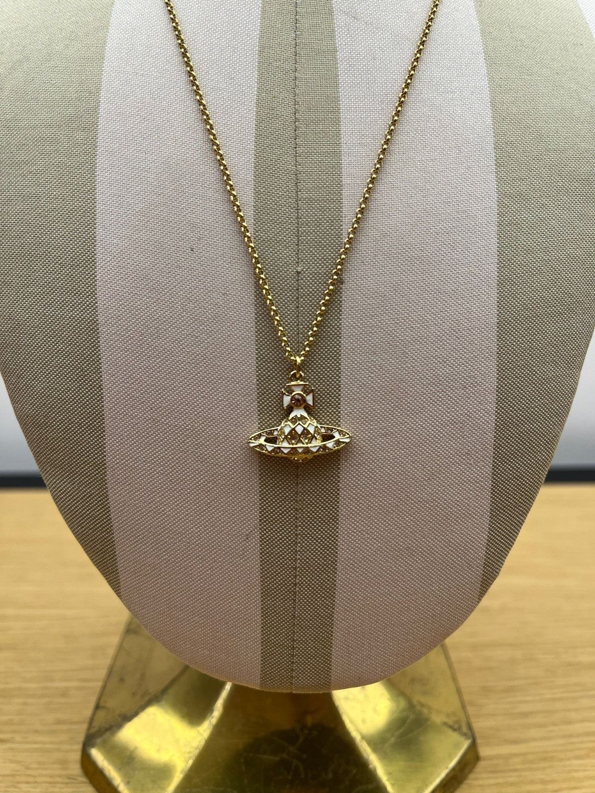 Vivienne Westwood o1f1d3z1025 Size: OS / Harlequin Small Bas Relief Necklaces Size ONE SIZE - 2 Thumbnail