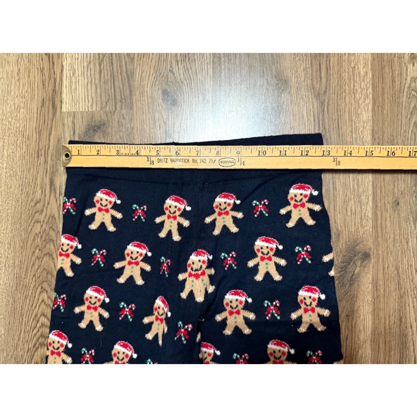 Forever 21 F21 Pants Womens Small Leggings Holiday Christmas Gingerbread Man Candy Canes Leggings, Black, Regular, Size S, Mens? Size 28" / US 6 / IT 42 - 7 Thumbnail