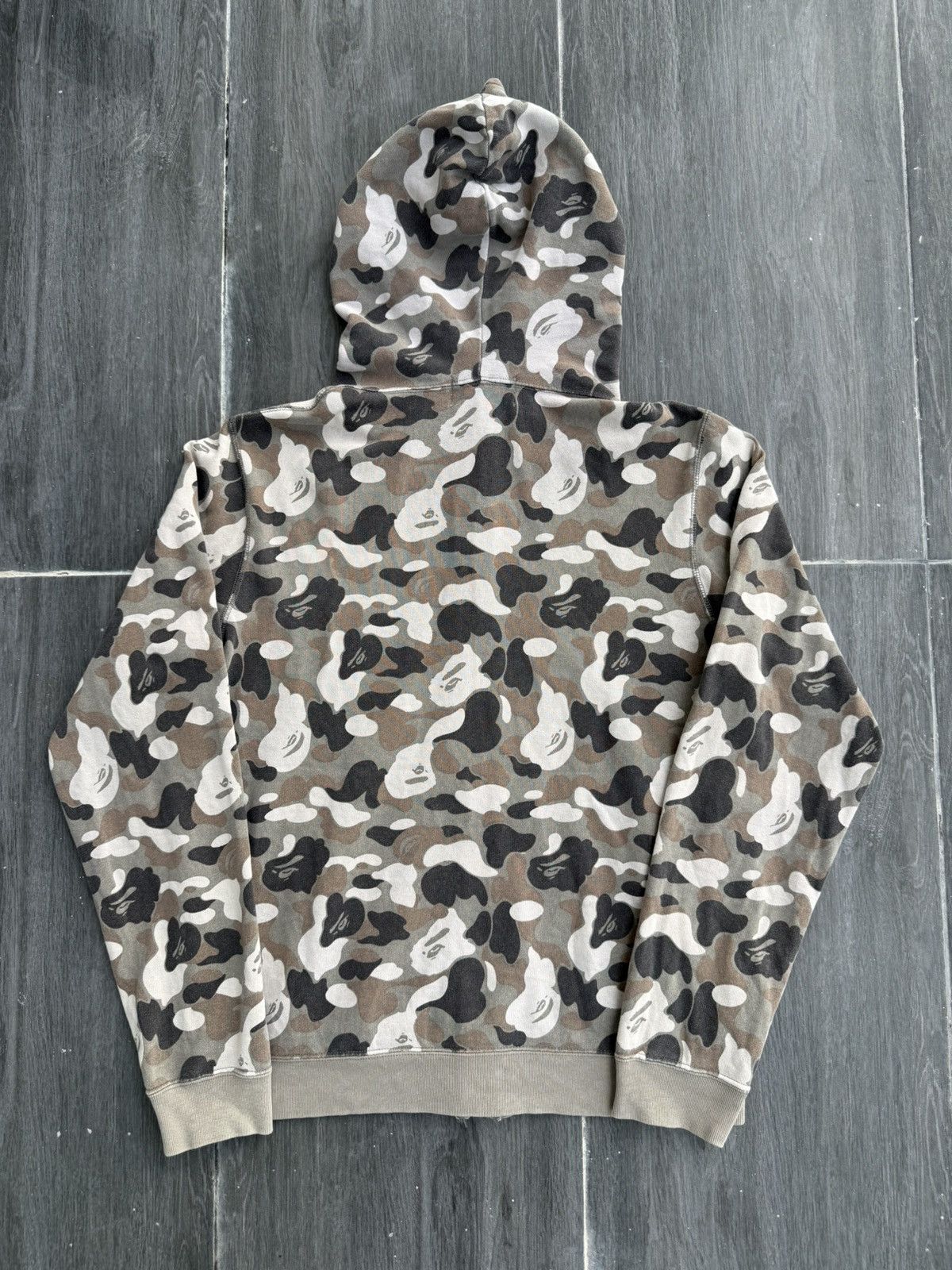 Bape Vintage A Bathing Ape "BAPE" 1st Camo Fullzip Hoodie Nigo Size US S / EU 44-46 / 1 - 20 Thumbnail