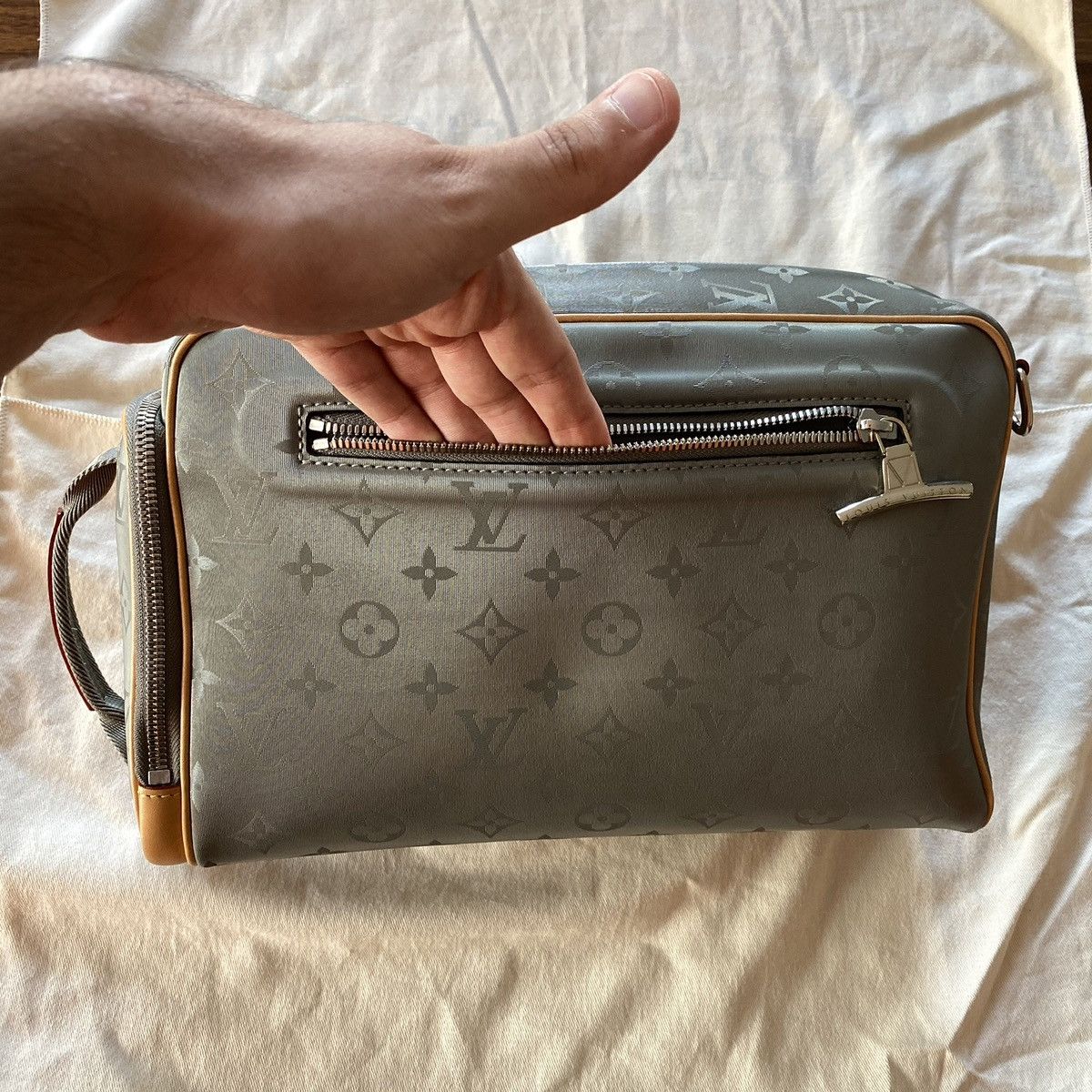 Louis Vuitton 1 of 1 FW18 Titanium Monogram Camera Bag Size ONE SIZE - 10 Thumbnail