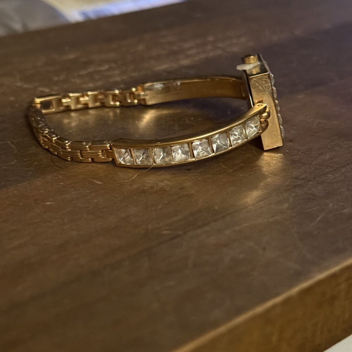 Vintage Vintage Yves Rocher gold tone crystal watch Size ONE SIZE - 8 Thumbnail
