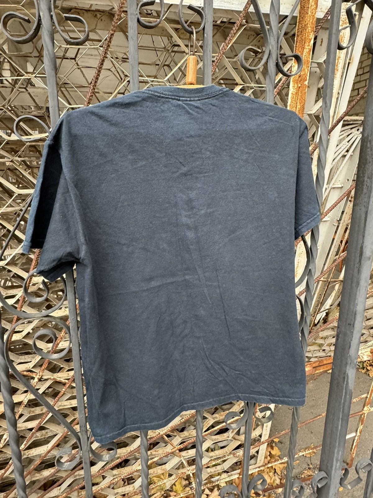 Band Tees × Vintage Vintage 2000s Biohazard Washed T Shirt Y2K Size US M / EU 48-50 / 2 - 9 Thumbnail