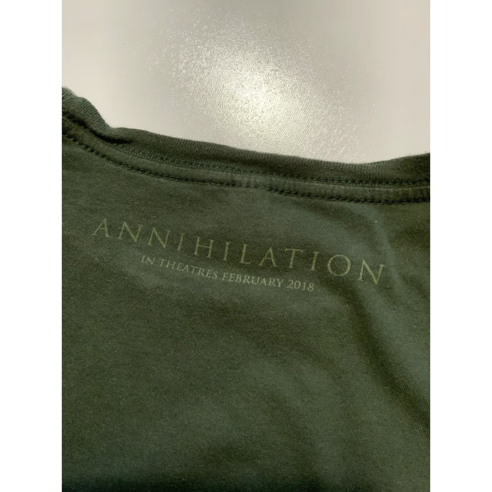Vintage VINTAGE Annihilation Fear What’s Inside Sci Fi Horror Movie Film Promo Graphic T-Shirt XL Green Mens District Threads Shirt Size US XL / EU 56 / 4 - 8 Thumbnail