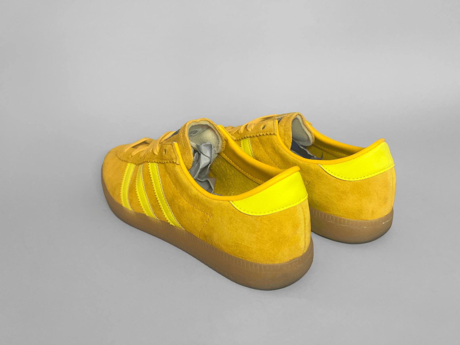 Adidas Adidas x Pantone GW5771 Sunshine Low Shoes 8.5 Size US 8.5 / EU 41-42 - 6 Thumbnail