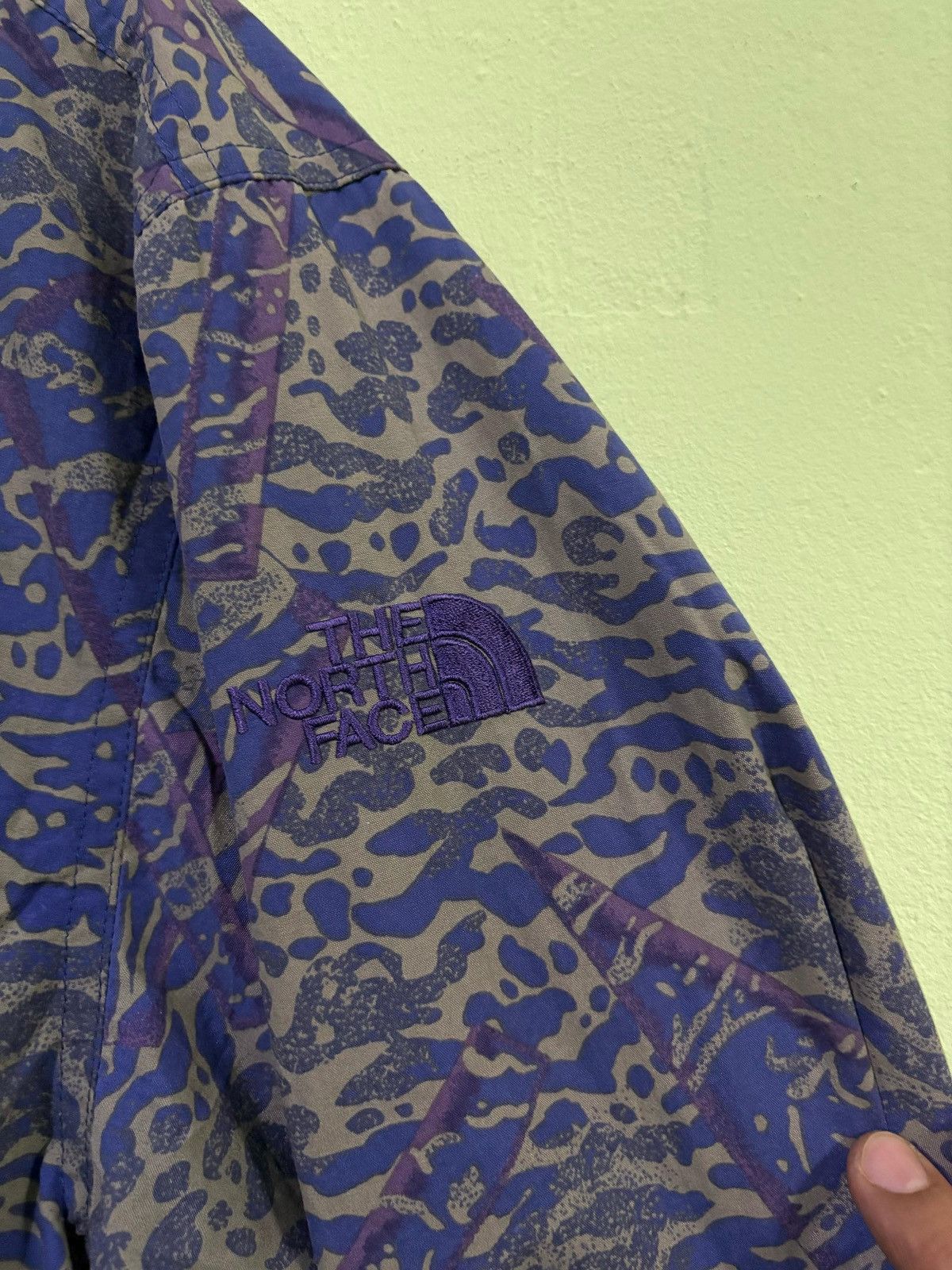 The North Face The North Face Light Jacket Abstract Art Design Size US M / EU 48-50 / 2 - 4 Thumbnail