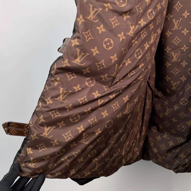 Louis Vuitton Louis Vuitton Black reversible single breasted hooded down Size XXS / US 00 / IT 34 - 4 Thumbnail