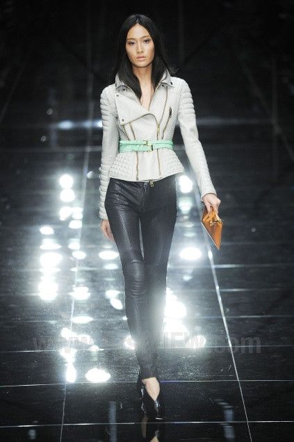 Burberry Prorsum S/S 2011 RUNWAY LEATHER BIKER JACKET Size XS / US 0-2 / IT 36-38 - 5 Thumbnail