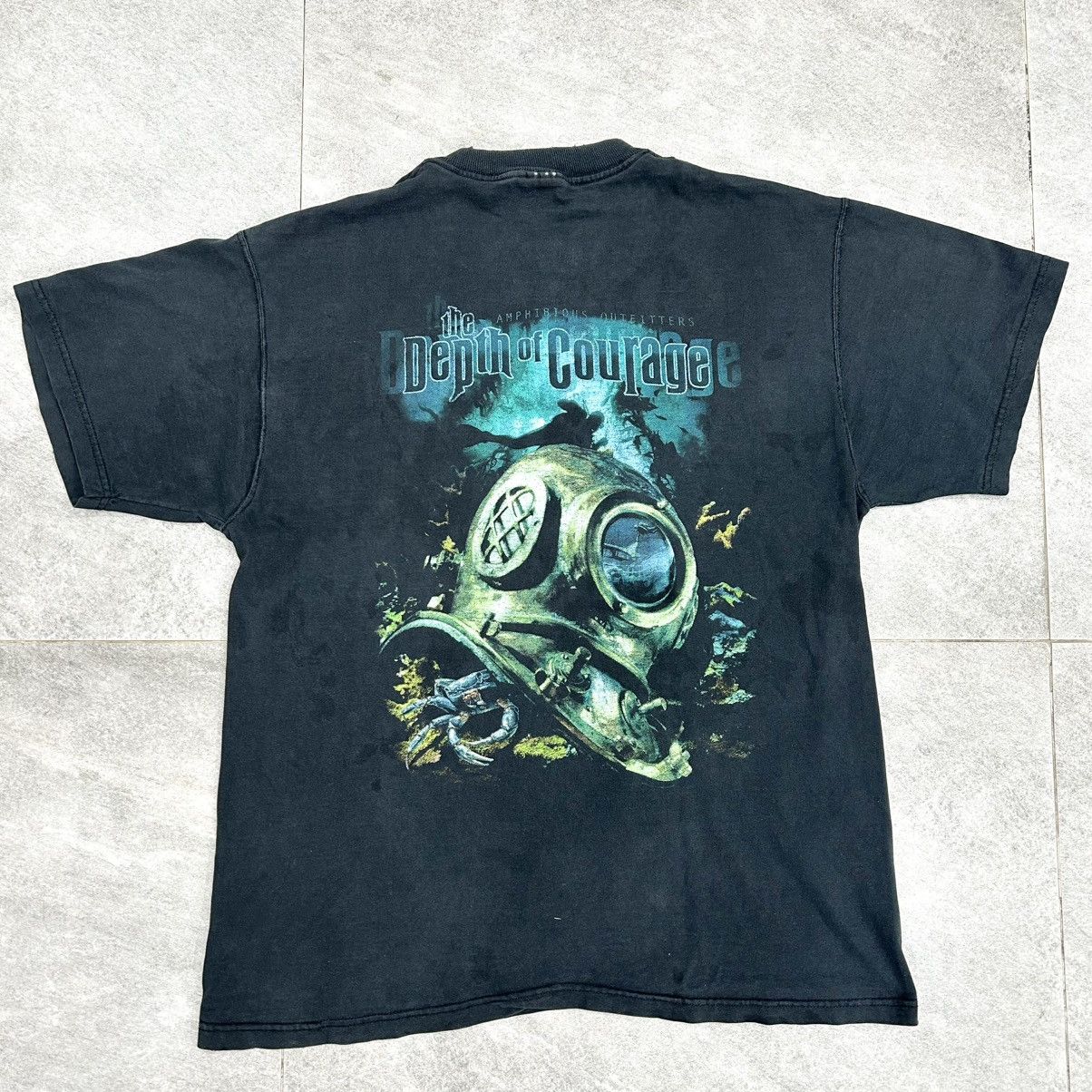 Band Tees Vintage AMPHIBIOUS Tshirt Size US L / EU 52-54 / 3 - 3 Thumbnail
