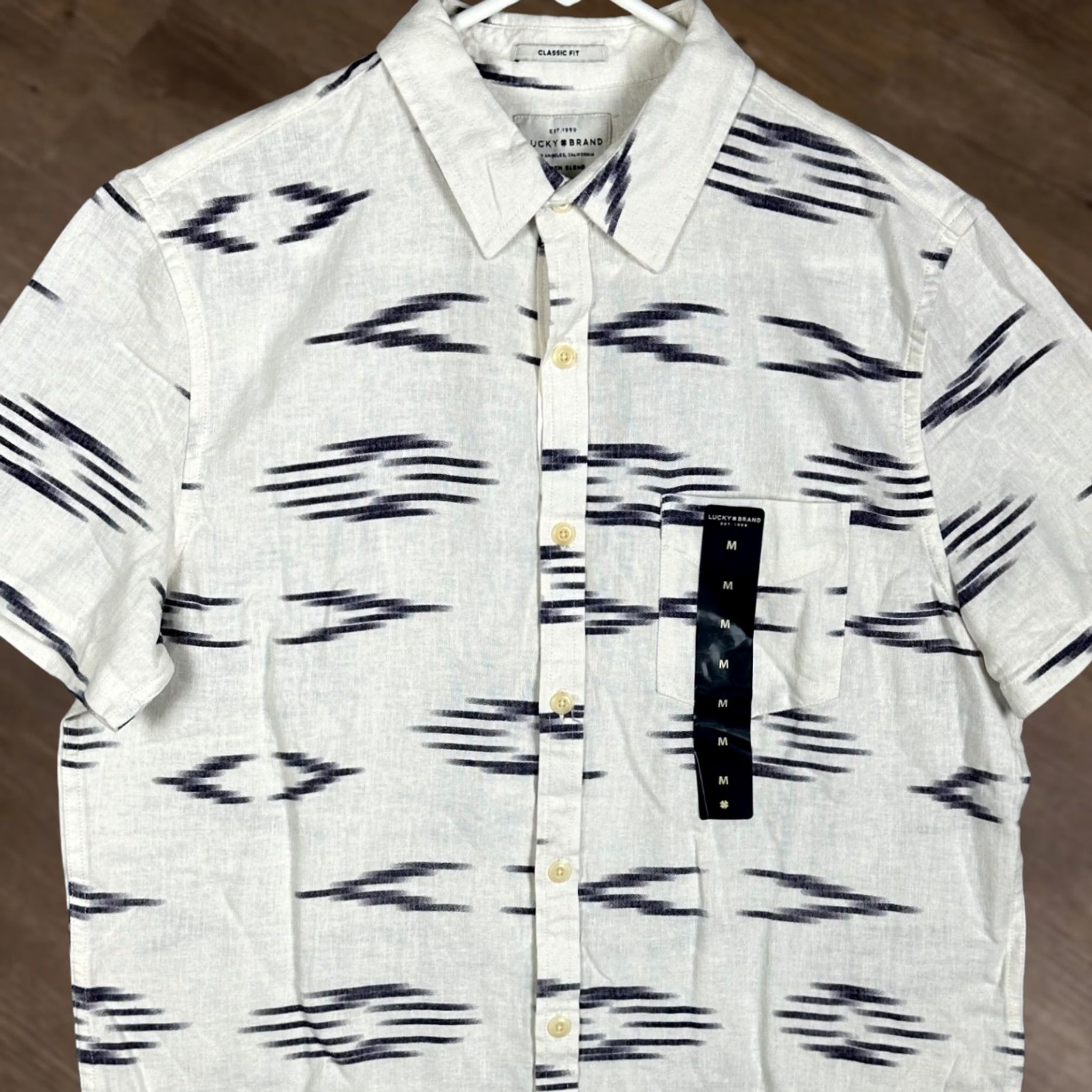 Lucky Brand Lucky Brand Shirt Mens M White Classic Fit Button Up Pocket Short Sleeve Geometric Ikat White Navy Summer Casual Travel Preppy Mens Size US M / EU 48-50 / 2 - 1 Thumbnail