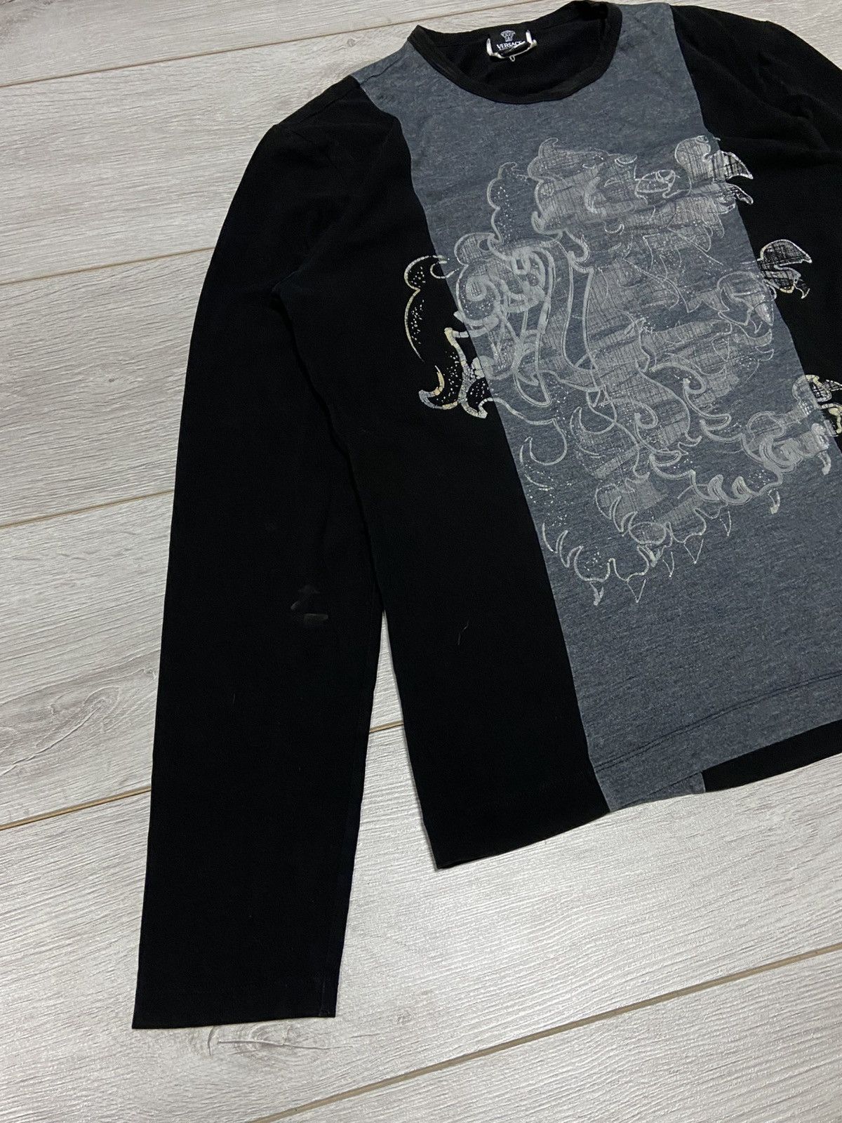 Versace Jeans Couture Versace Jeans Couture big lion print striped ling sleeve Size US M / EU 48-50 / 2 - 5 Thumbnail