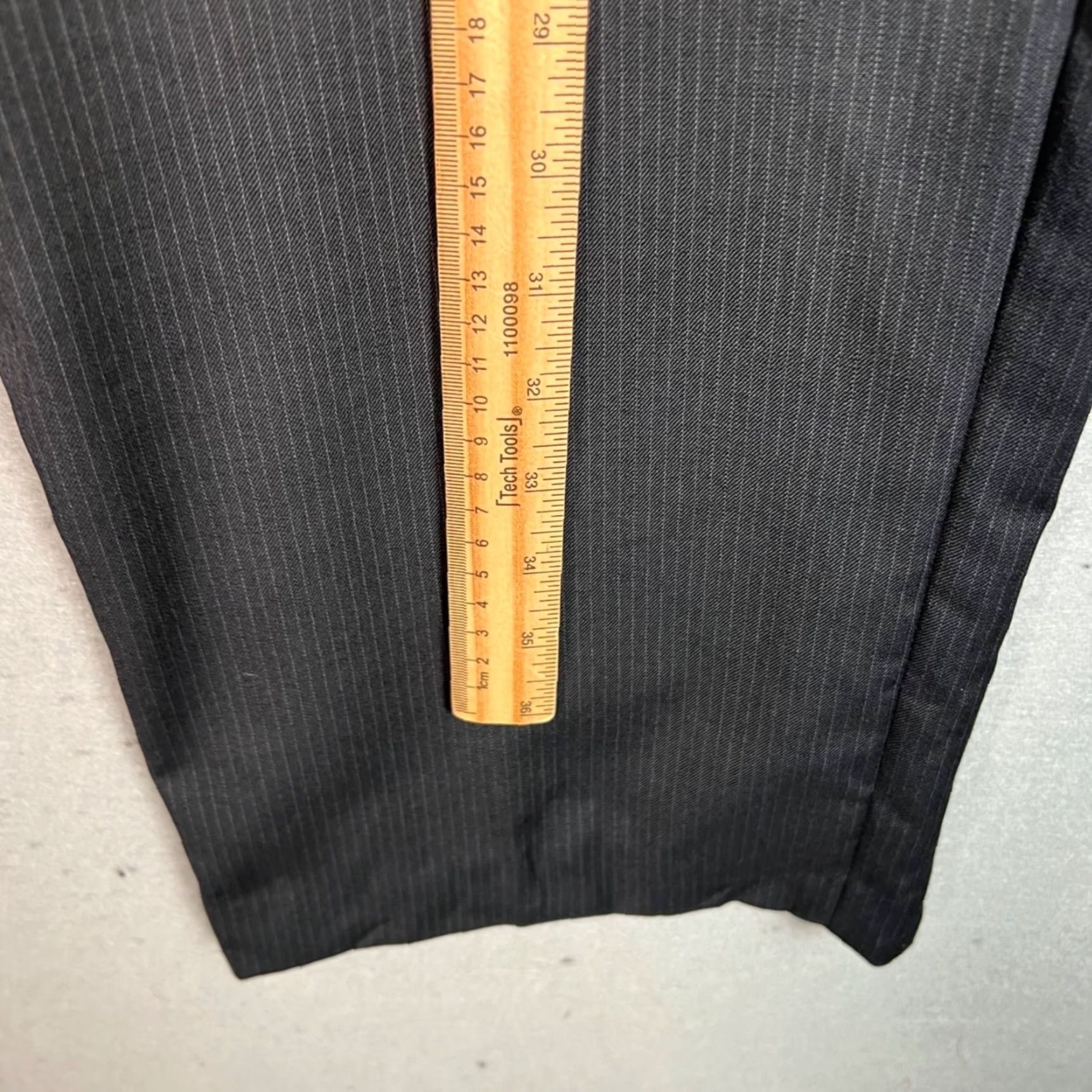 Banana Republic Banana Republic Mens Size 34 x 30 Dark Grey Wool Blend Pinstriped Dress Pants Shirt? Size US 34 / EU 50 - 6 Thumbnail
