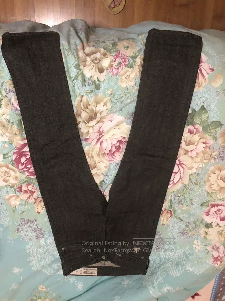 Neighborhood Neighborhood size S Jeans Size US 27 - 1 Thumbnail