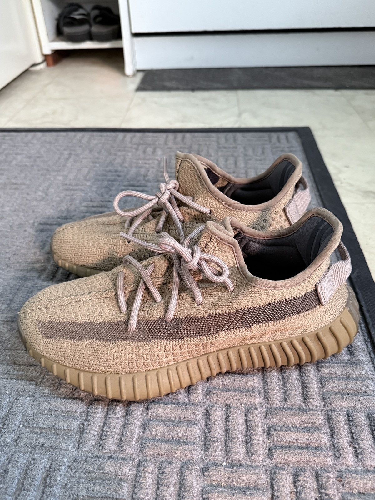 Adidas adidas Yeezy Boost 350 V2 Earth Size US 7 / EU 40 - 2 Thumbnail