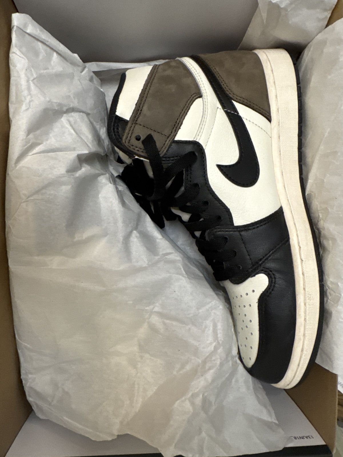 Nike AIR JORDAN 1 RETRO HIGH OG. Size US 10 / EU 43 - 3 Thumbnail