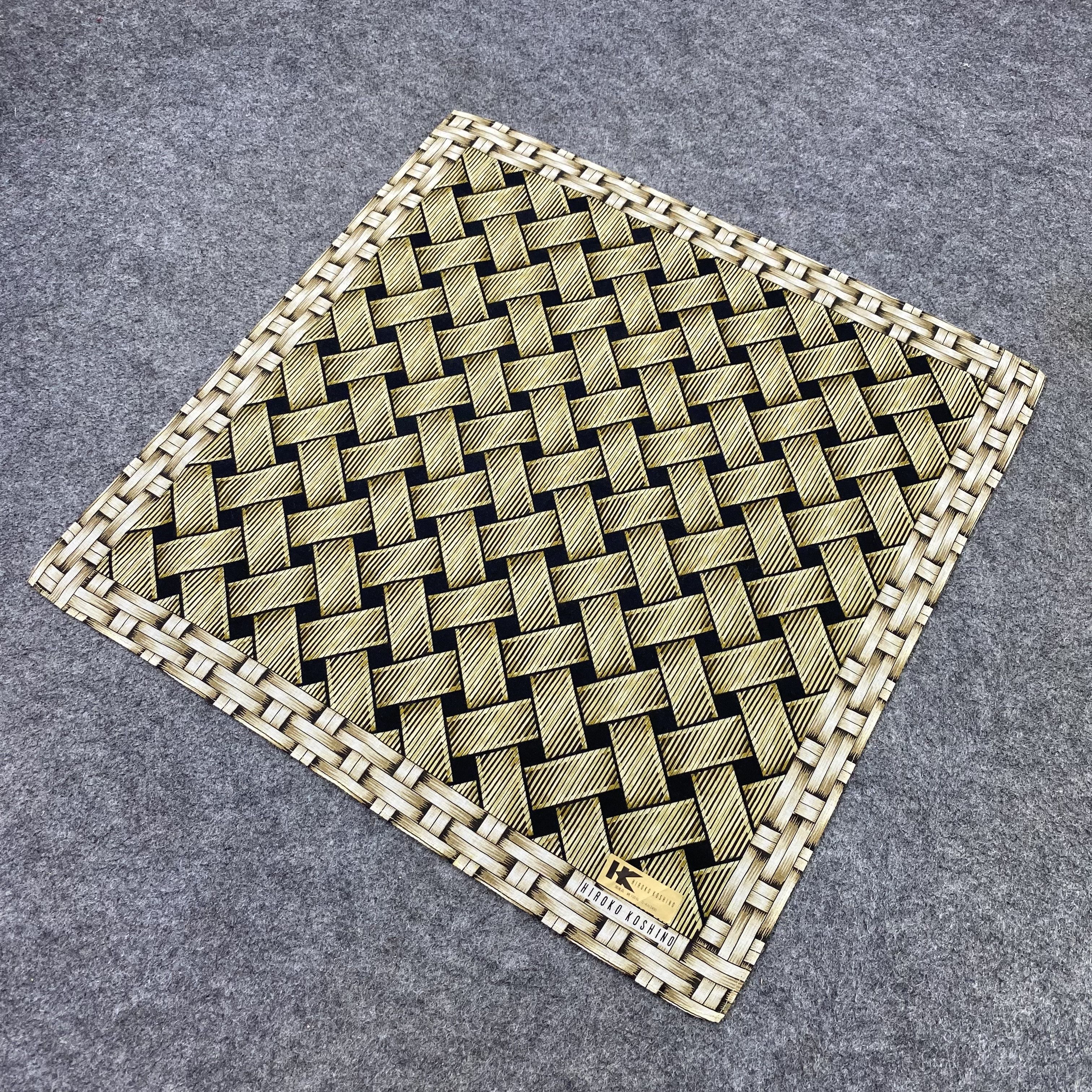 Japanese Brand Hiroko Koshino Handkerchief / Bandana / Neckerchief-B2311 Size ONE SIZE - 4 Thumbnail