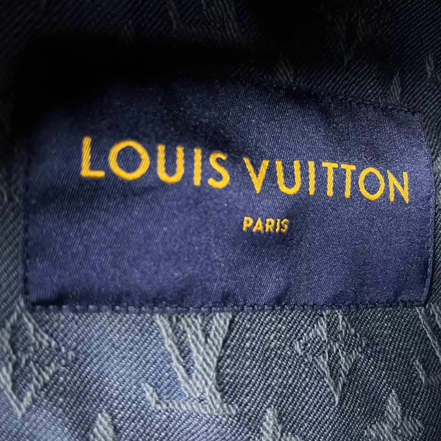 Louis Vuitton Louis Vuitton Blue Logo Allover Longsleeve Denim Jacket Size US L / EU 52-54 / 3 - 3 Thumbnail