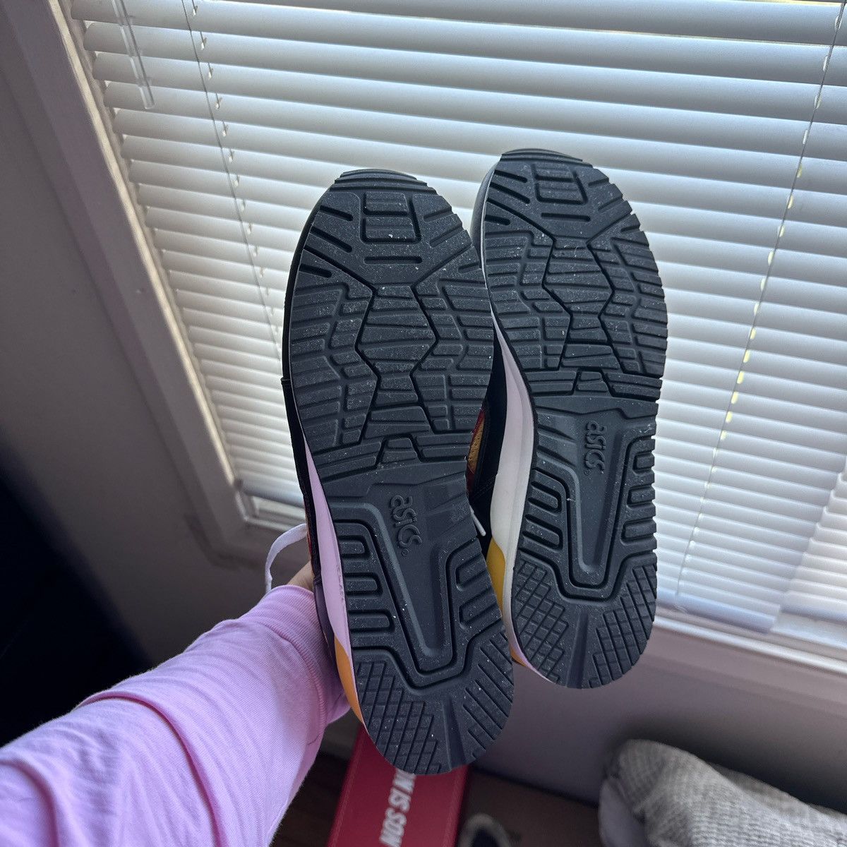 Asics × Kith Kith x Marvel x Asics Gel Lyte 3 - Wolverine 1980’ Size US 11.5 / EU 44-45 - 9 Thumbnail