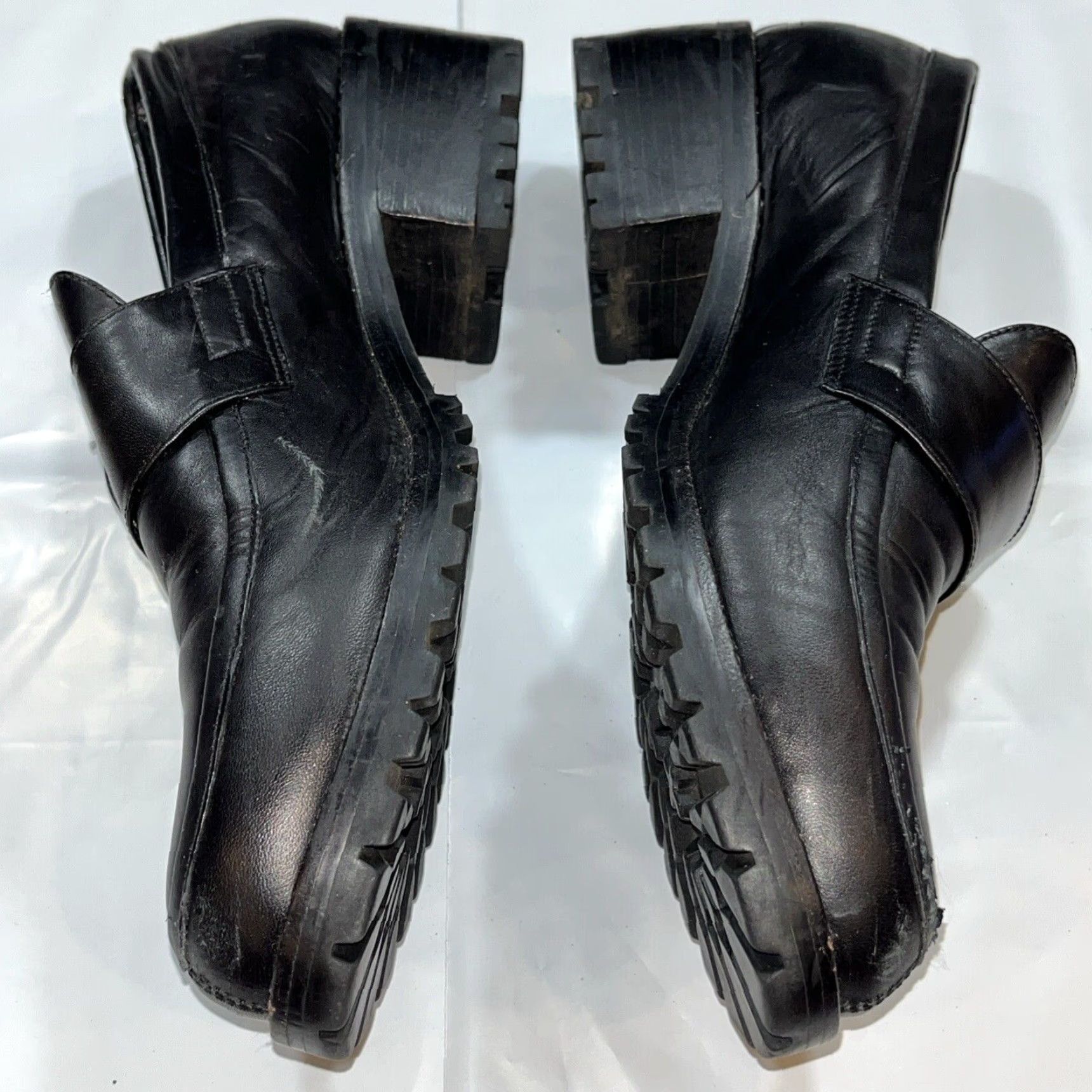 DKNY VINTAGE DKNY BLACK LEATHER Chunky HEEL LOAFERS Women 11B Slip On Y2K Brazil Non Slip Treads Almond Toe Block Heel Loafers Size US 11 / IT 41 - 6 Thumbnail