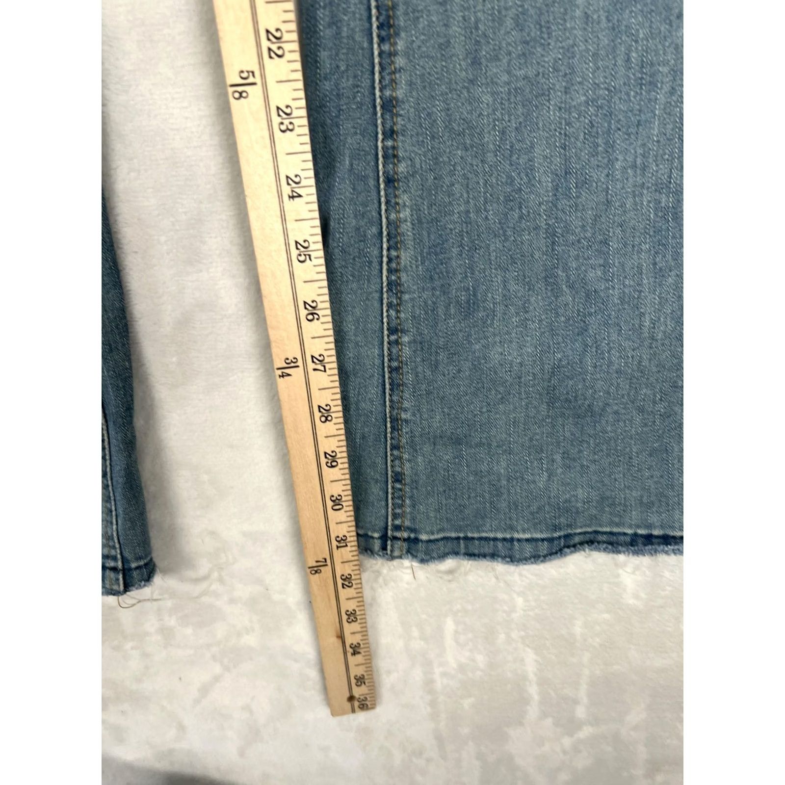 Mossimo Mossimo VTG High Rise Flare Jeans Womens 6 /28 R Blue Denim Stretch Distressed 5-Pocket Zipper Fringed Hem Yellow? Size 28" / US 6 / IT 42 - 2 Thumbnail