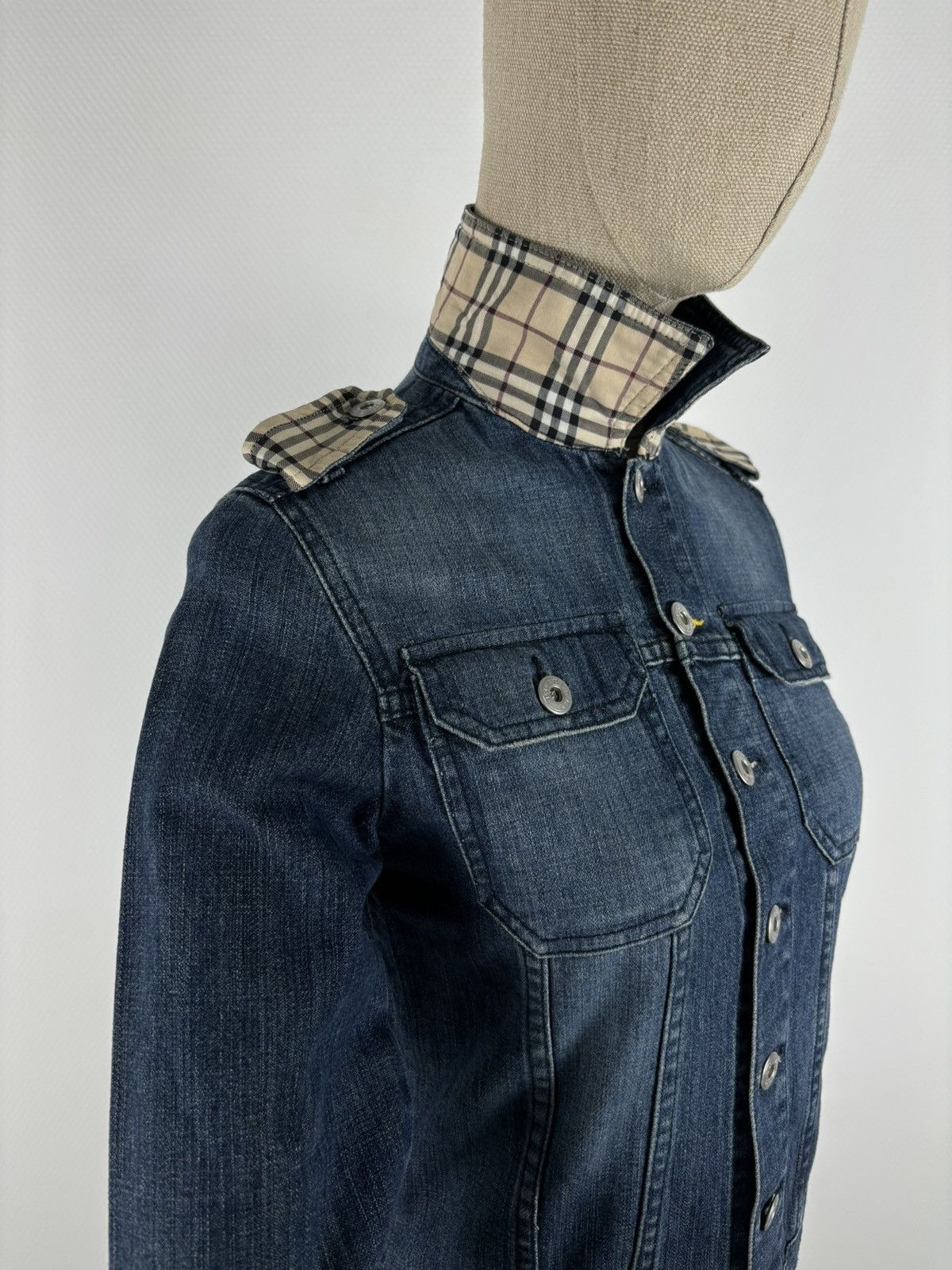 Burberry × Burberry Prorsum × Vintage BURBERRYS Nova Check Trim Denim Blue Trucker Buttons Jacket Jean Crop Bomber XS-S Size XS / US 0-2 / IT 36-38 - 10 Thumbnail