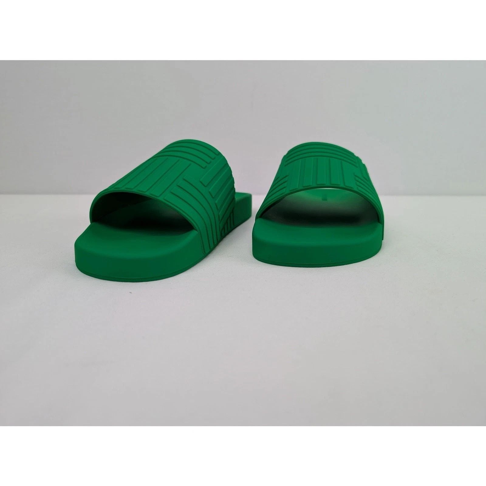 Bottega Veneta o1rshd1 Rubber Carpet Slider Sandal in Parakeet Size US 10 / EU 43 - 7 Thumbnail