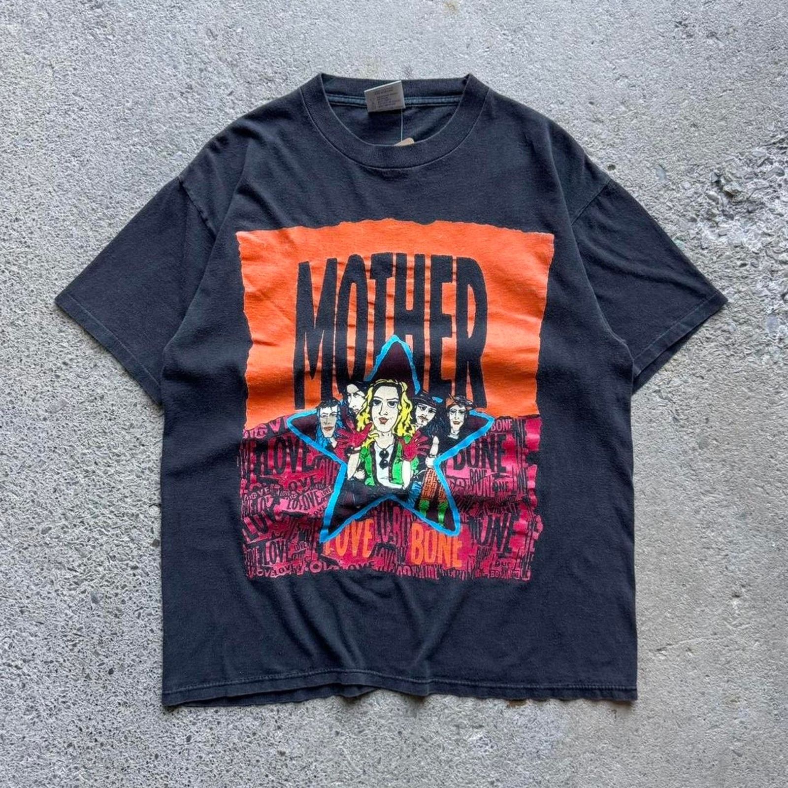Brockum 90s Mother Love Bone Licensed Brockum Group Band T-Shirt Size US M / EU 48-50 / 2 - 1 Thumbnail