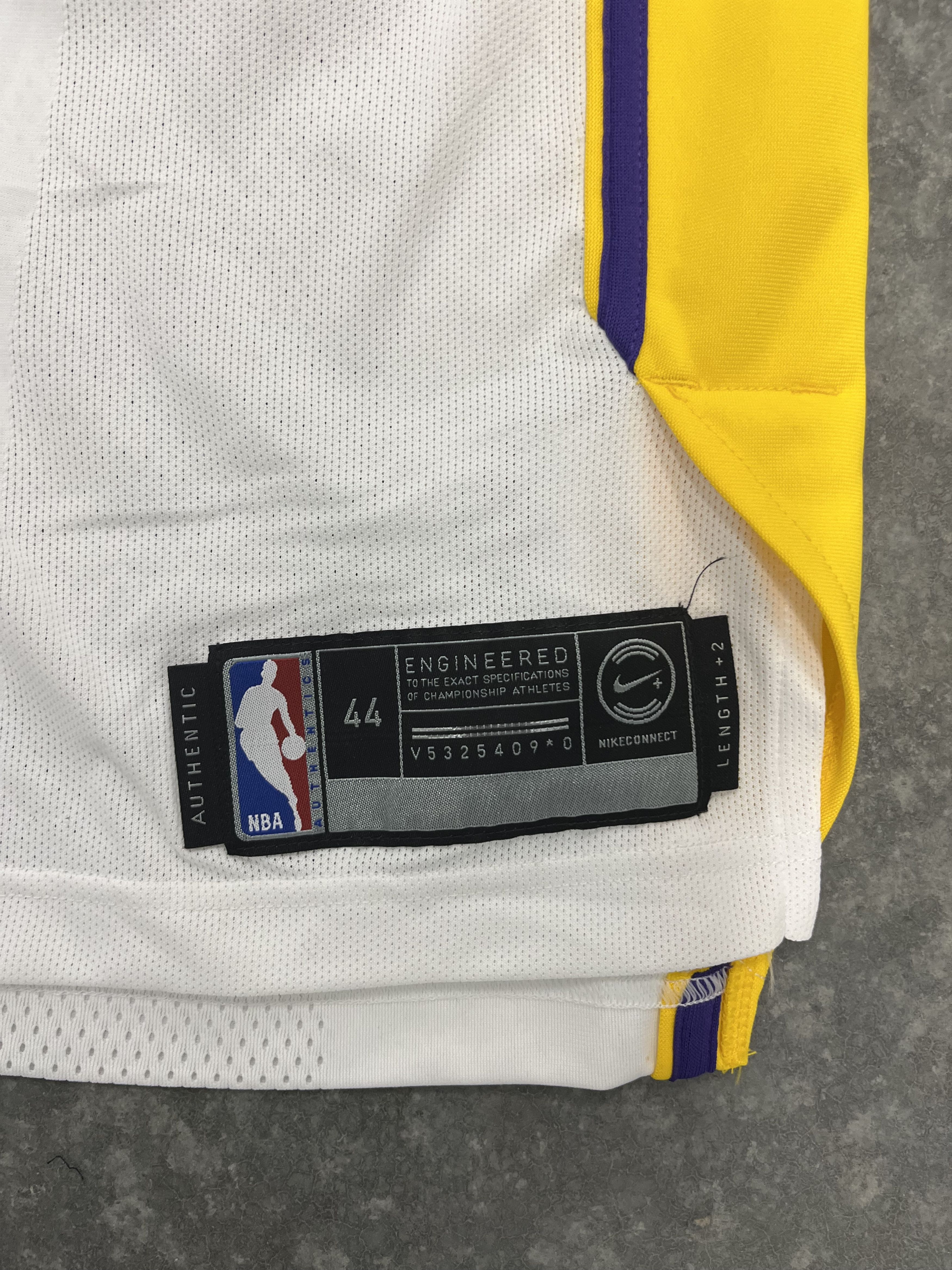 NBA Los Angeles Lakers Kobe Bryant swingman jersey icon edition Size US M / EU 48-50 / 2 - 5 Thumbnail