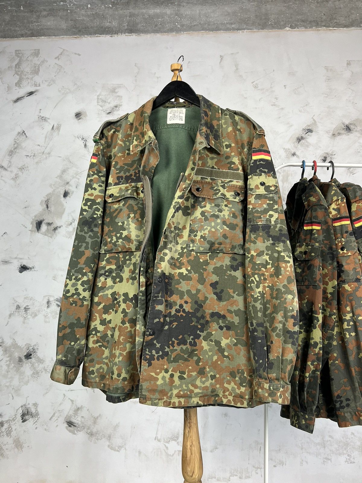 Vintage Vintage 1997 Germany Army Camo Shirt Jacket Size M - L Size US L / EU 52-54 / 3 - 2 Thumbnail