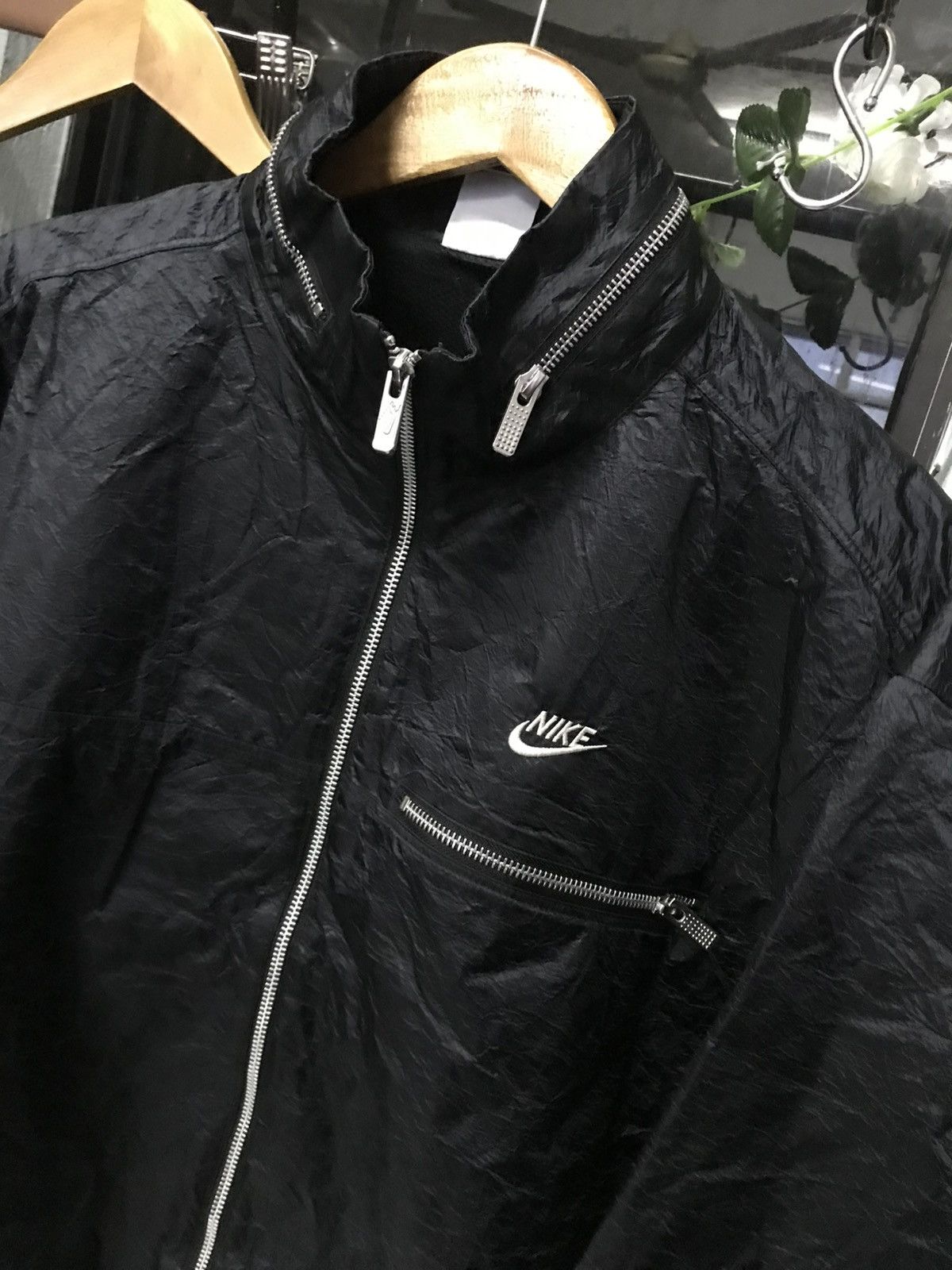 Nike Men’s Nike Solid Color Stand Collar Zipper Sport Black Jacke Size US L / EU 52-54 / 3 - 5 Thumbnail