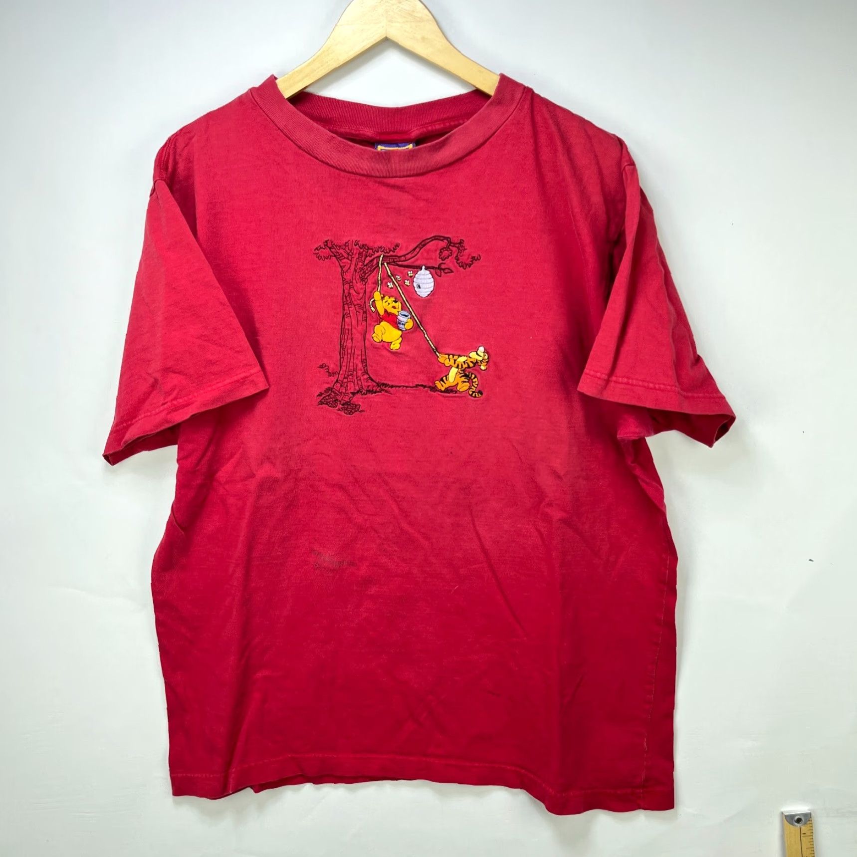 Disney VINTAGE Winnie the Pooh Tigger Disney T-Shirt XL Men Red 90s / Disney / T-Shirt / Winnie The Pooh / 90s / Mens Size US XL / EU 56 / 4 - 2 Thumbnail
