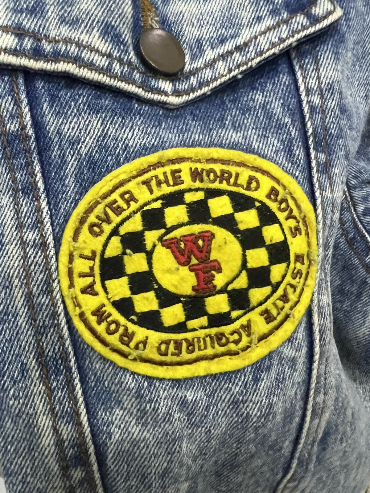 Japanese Brand Vintage 80's Wrangler Acid Wash Hotcrew Patches Denim Jacket Size US M / EU 48-50 / 2 - 12 Thumbnail