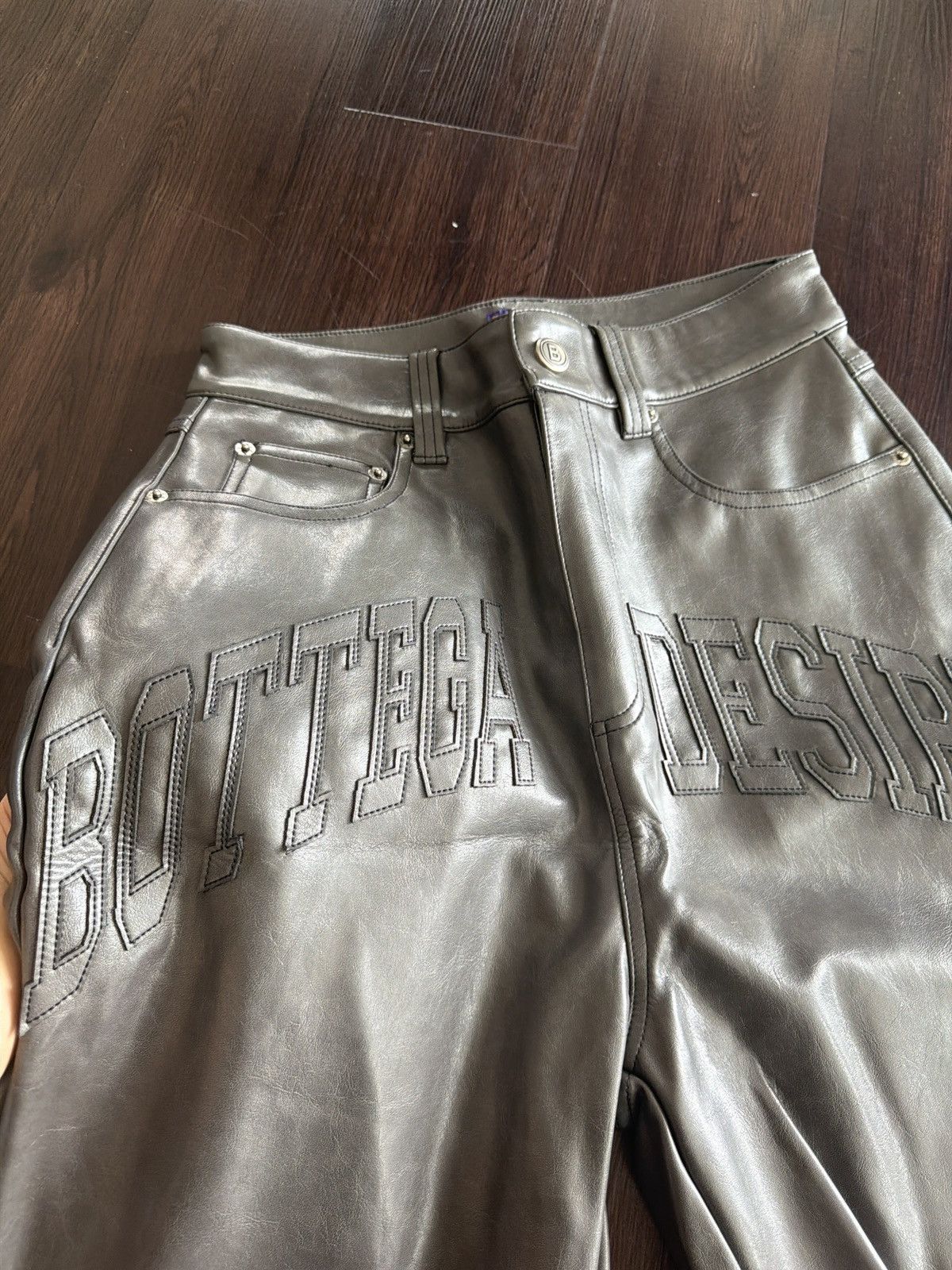 Bottega Desires Bottega Desires Gray Leather Shorts Size US 28 / EU 44 - 1 Thumbnail