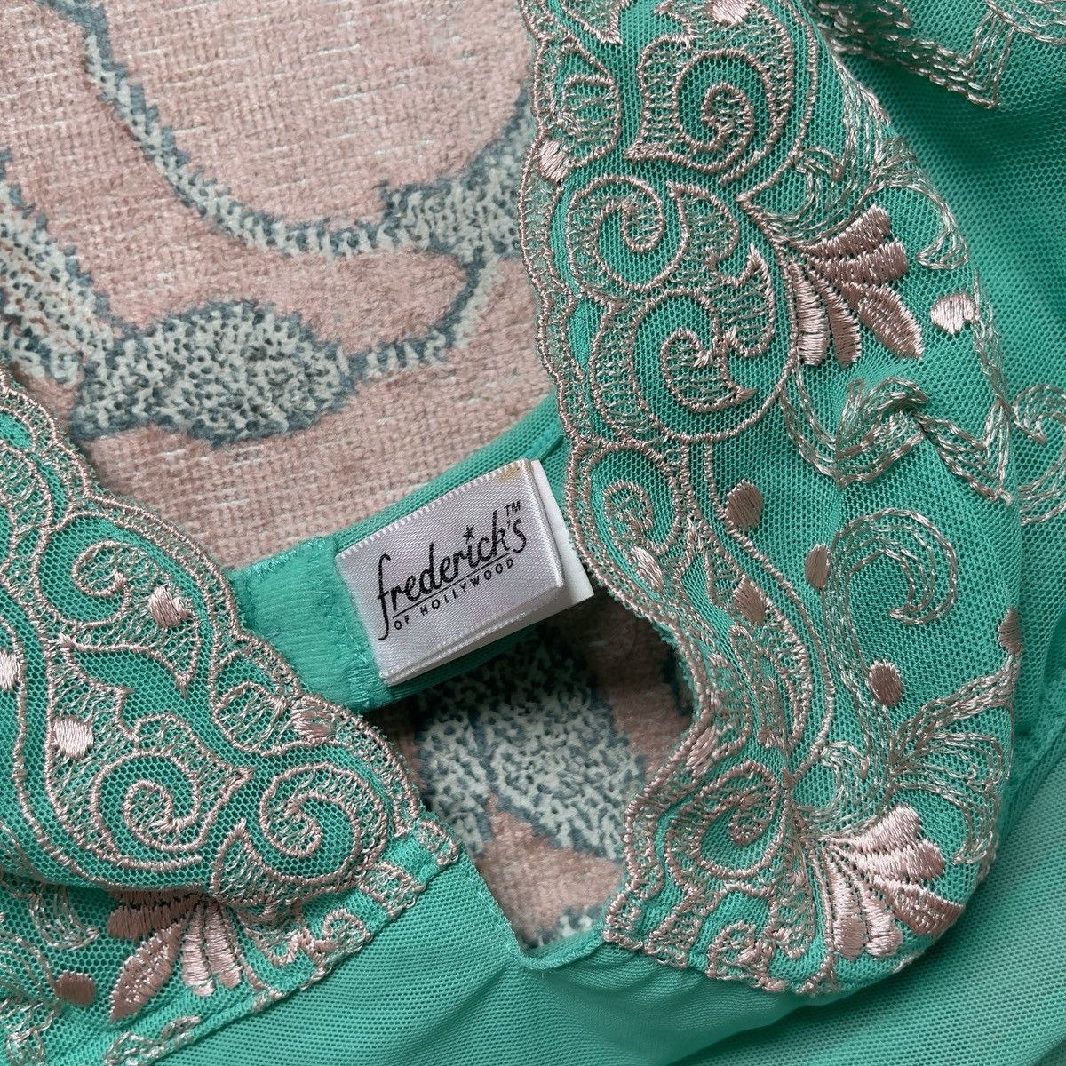 Other Adorable Green Floral Embroidered Mesh Sheer Camisole (S-M) Size M / US 6-8 / IT 42-44 - 10 Thumbnail