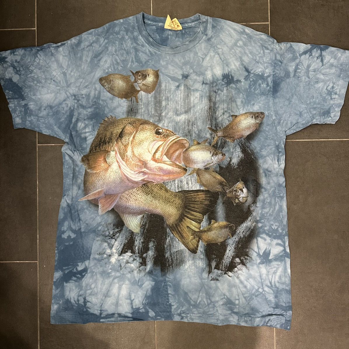 The Mountain Crazy vintage 90s aop bass fishing t-shirt Size US XL / EU 56 / 4 - 1 Thumbnail
