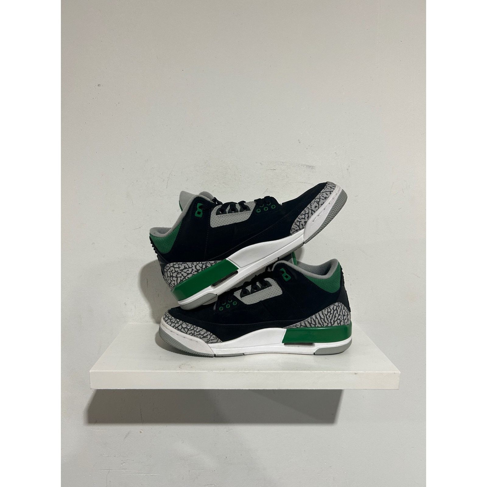Nike NIKE JORDAN 3 PINE GREEN SIZE 8.5 PREOWNED Size US 8.5 / EU 41-42 - 2 Thumbnail