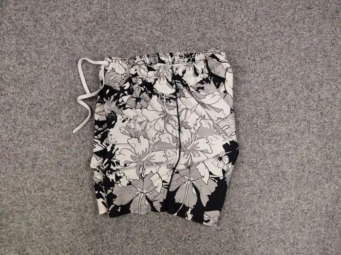 Nike Vintage 90's Nike Casual Polyester Multi logo Flowers Shorts Size US 36 / EU 52 - 4 Thumbnail