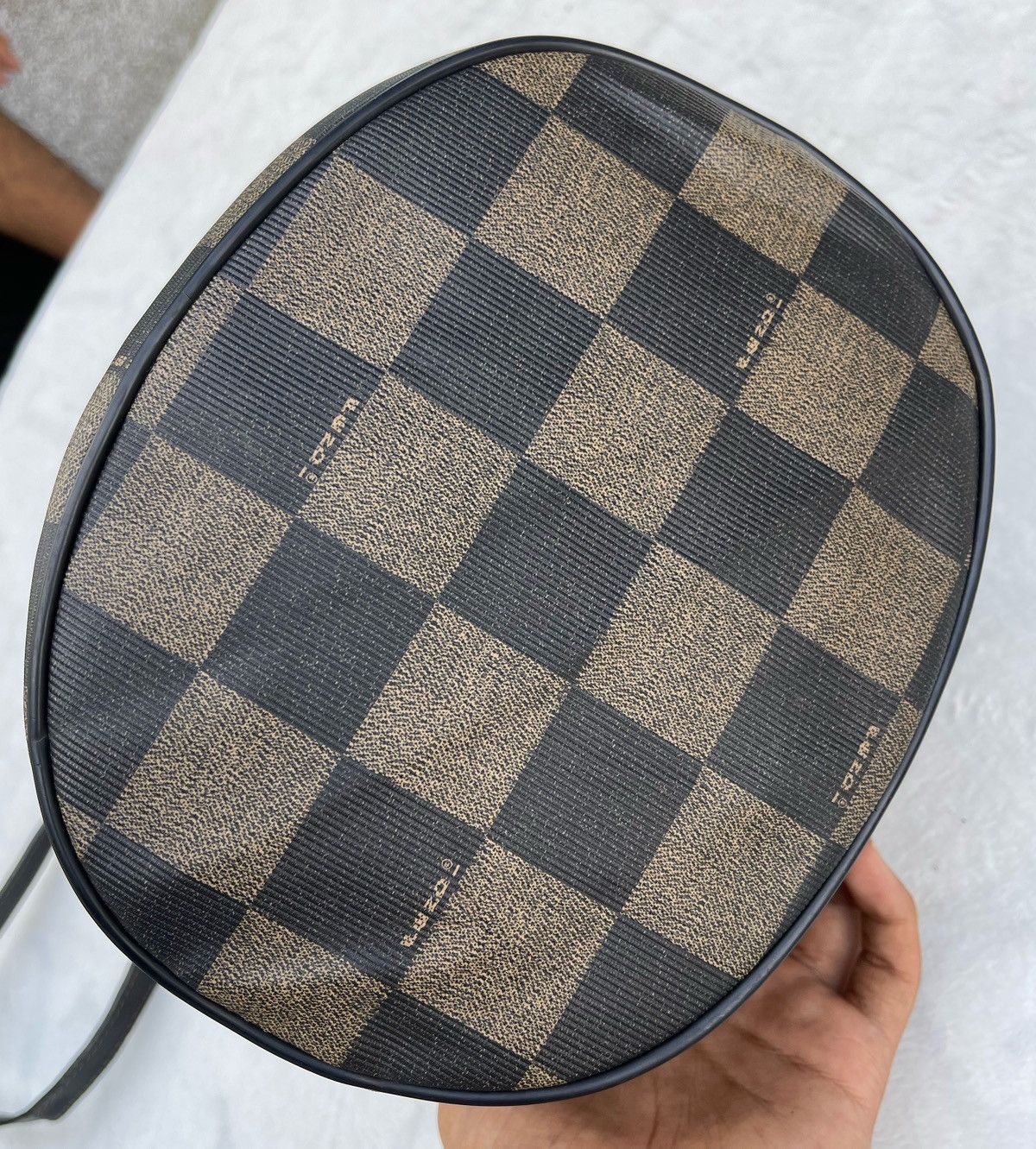 Fendi 🔥VINTAGE 90'S FENDI ROMA ITALY PEQUIN CHECK BUCKET BAG Size ONE SIZE - 10 Thumbnail