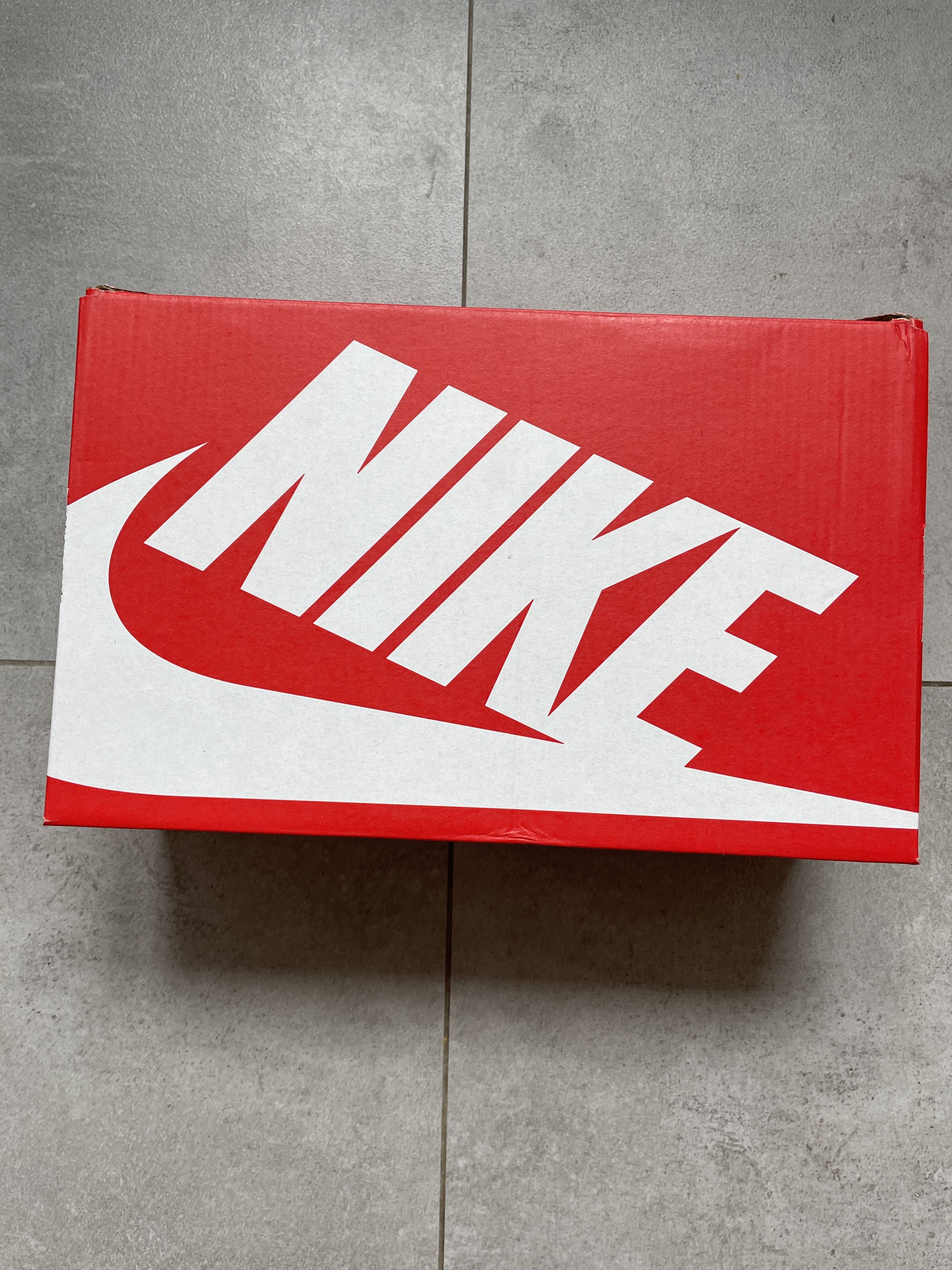Nike NIKE WMNS DUNK LOW SP WHITE VARSITY ROYAL Size US 5.5 / EU 38 - 10 Thumbnail