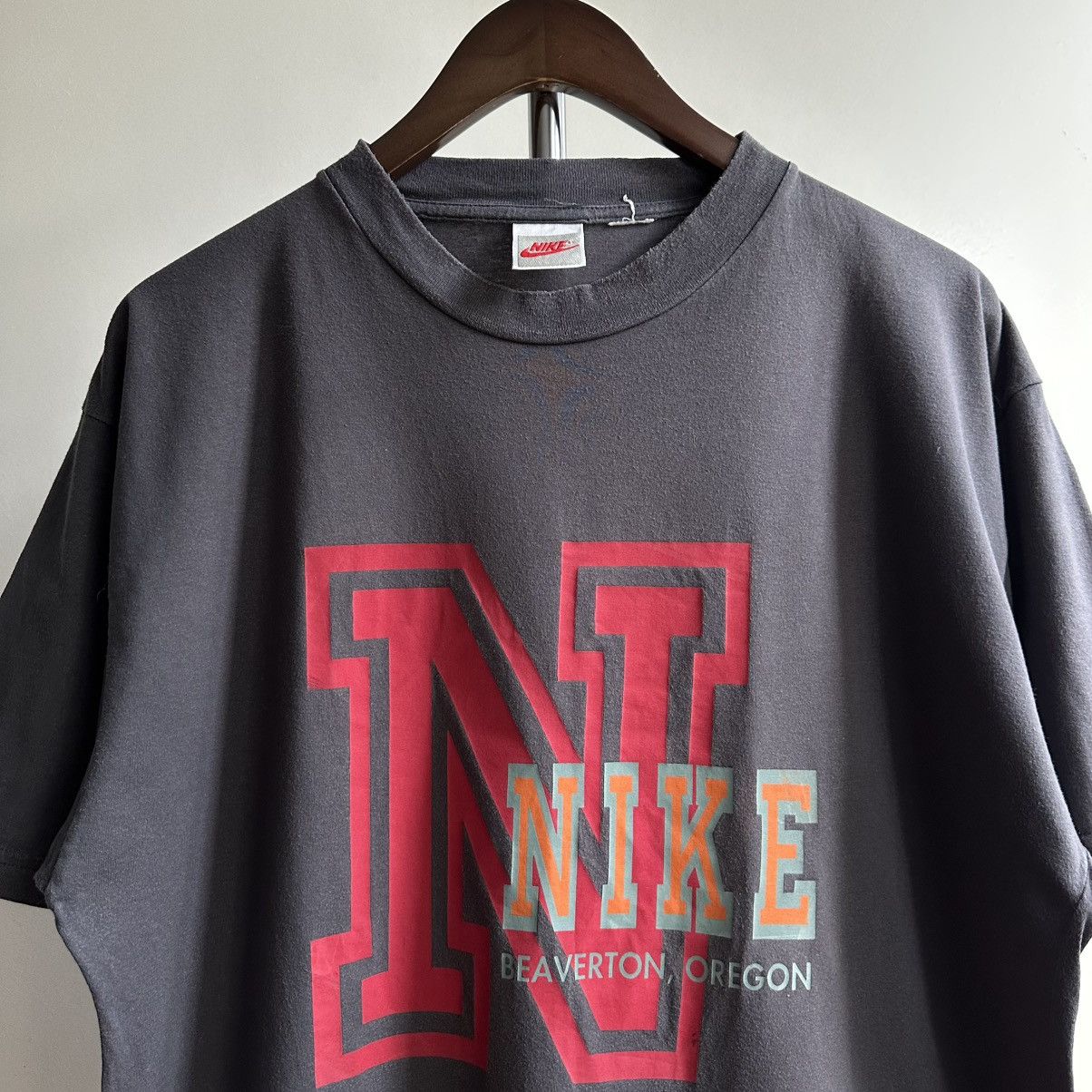 Nike × Vintage VINTAGE Y2K NIKE OREGON BIG LOGO TEE Size US XL / EU 56 / 4 - 2 Thumbnail