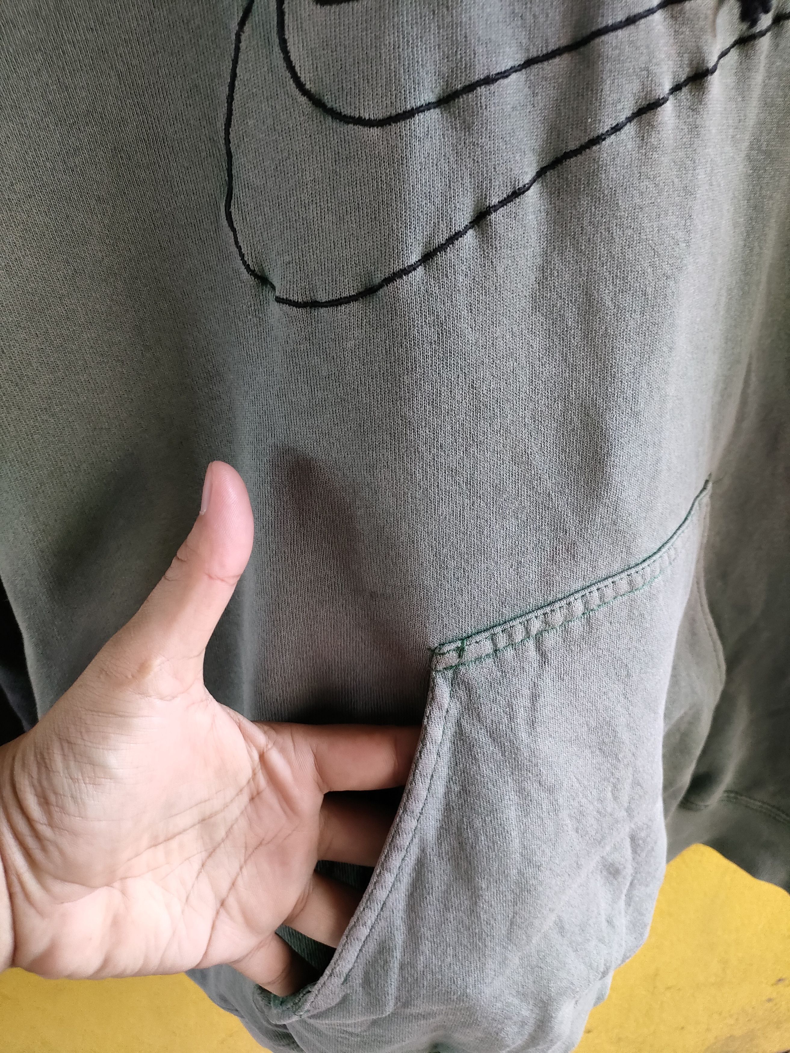 If Six Was Nine × Nike × Vintage Vintage Distressed Nike Hoodie Size US L / EU 52-54 / 3 - 10 Thumbnail