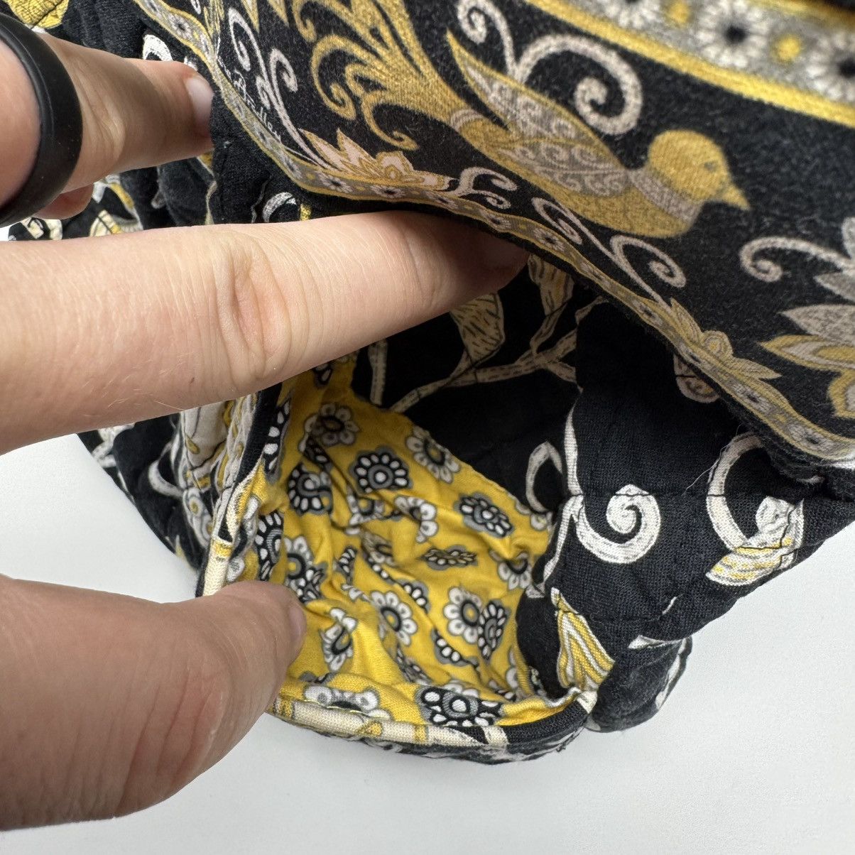 Vera Bradley VERA BRADLEY Yellow Bird Morgan Bucket Purse Zip Retired Size ONE SIZE - 9 Thumbnail