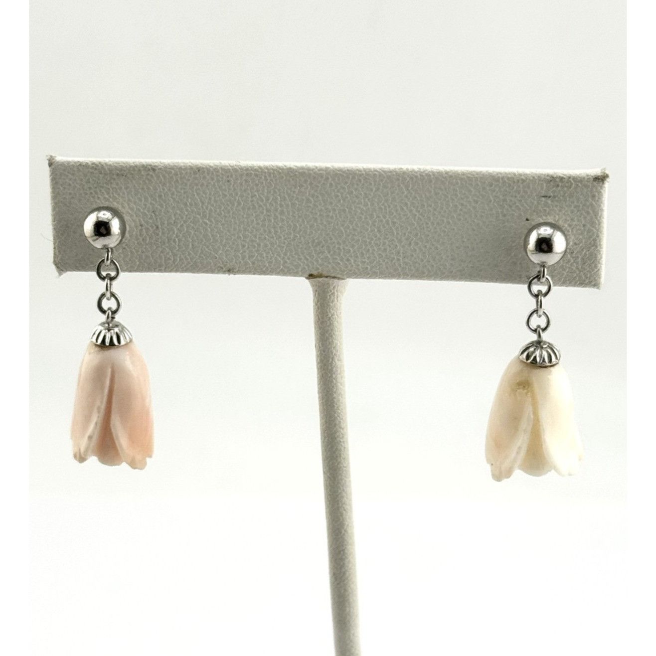Vintage Vintage carved stone Rose flower dangle drop earrings Size ONE SIZE - 1 Thumbnail
