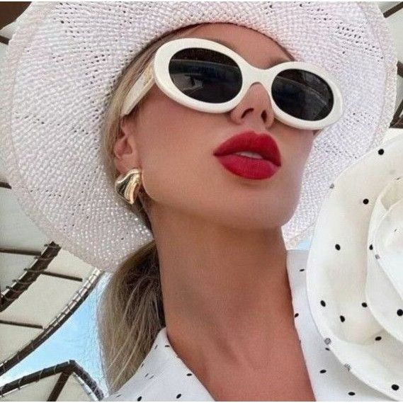 Celine NEW CL40312U 25A ROUND IVORY WOMEN SUNGLASSES CELINE Size ONE SIZE - 1 Thumbnail
