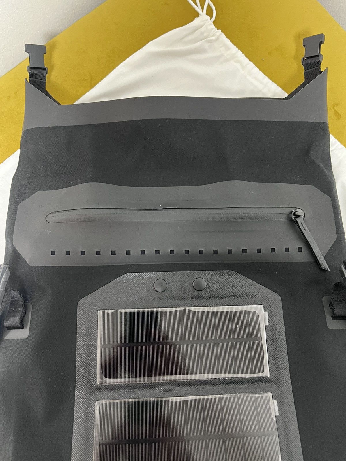Maison Margiela $1.8K solar-powered device-charging waterproof backpack, IT Size ONE SIZE - 13 Thumbnail