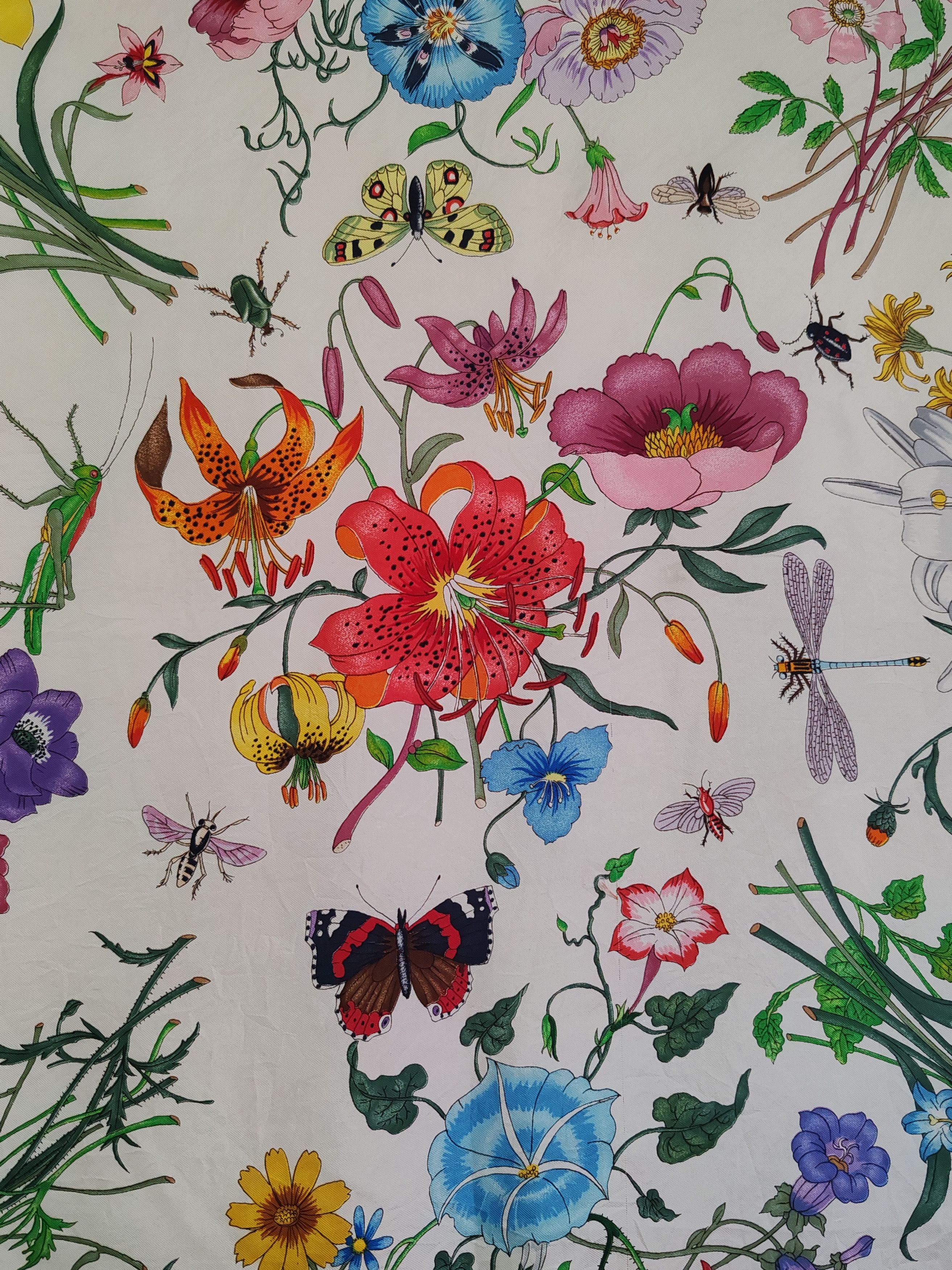 Gucci Gucci V.Accornero floral vintage silk scarf in red frame Size ONE SIZE - 8 Thumbnail