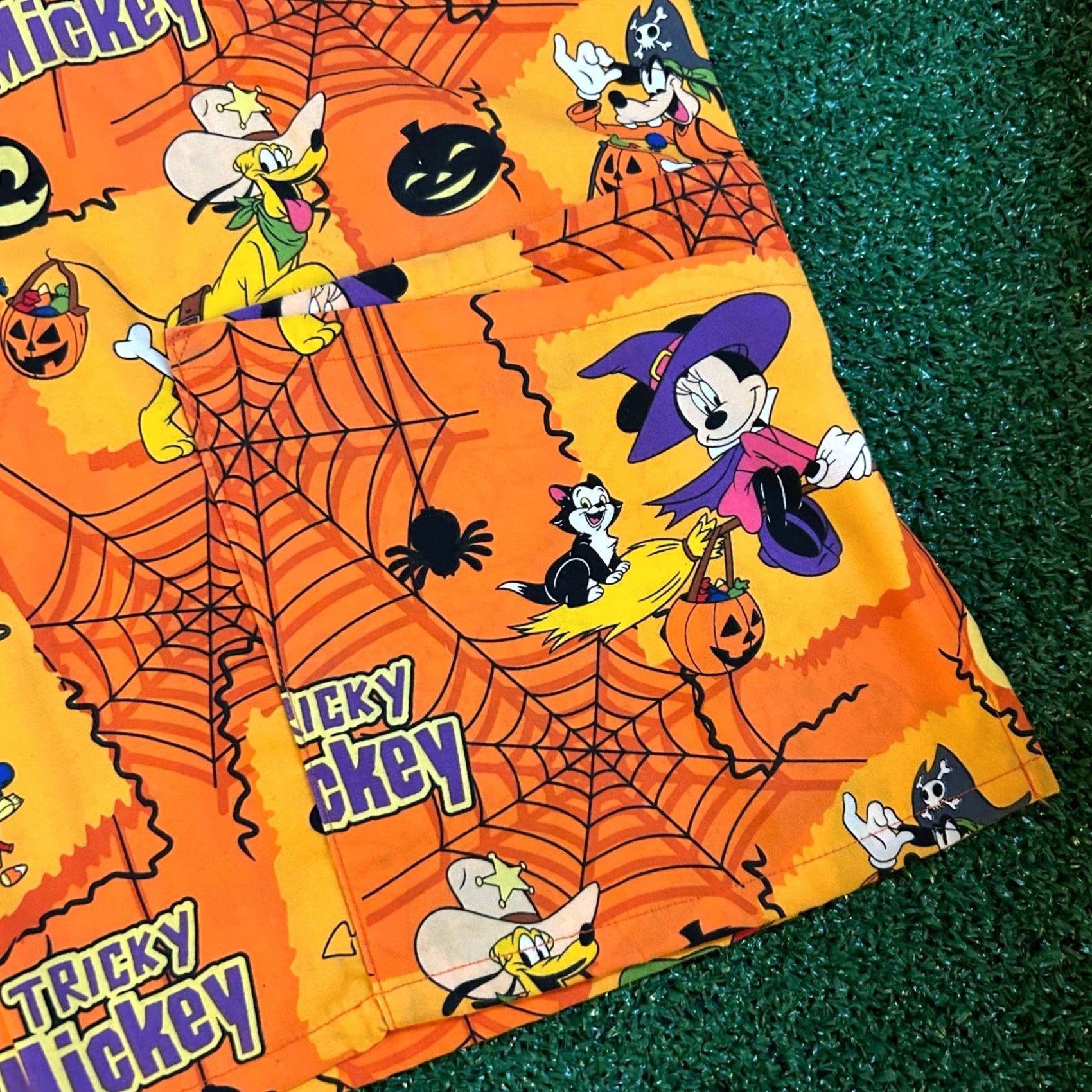 Disney VINTAGE Disney Halloween Scrub Top Tricky Mickey Mouse Shirt Orange Adult Large Size US L / EU 52-54 / 3 - 6 Thumbnail