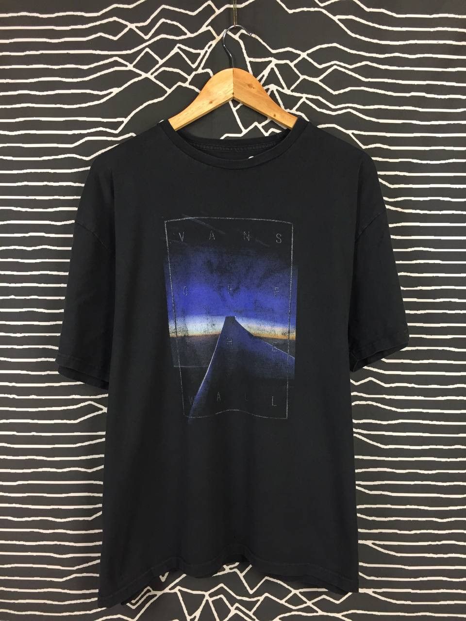 Vans Vans Off The Wall Big Logo Skateboards Tee Size US XL / EU 56 / 4 - 2 Thumbnail